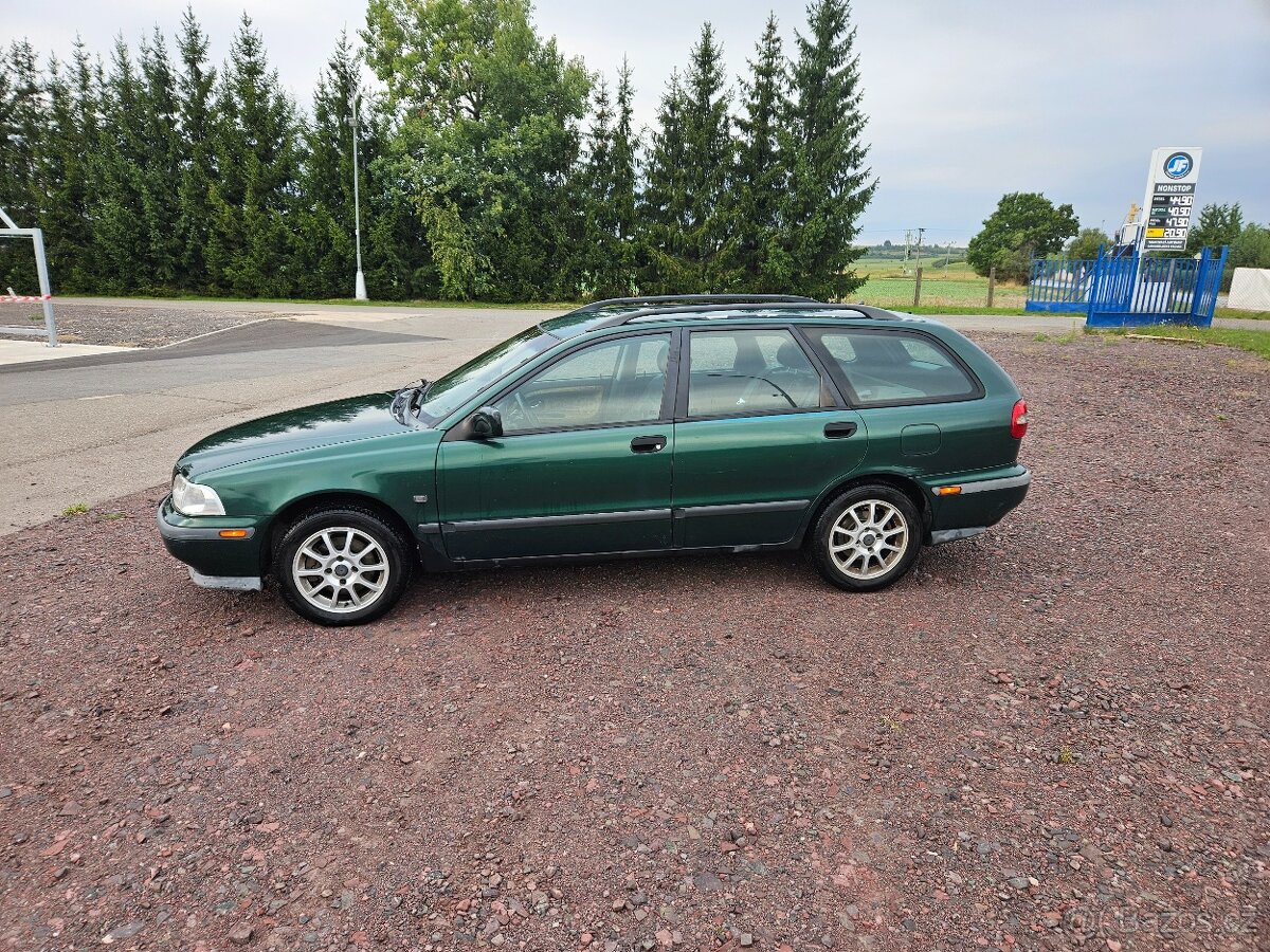 Volvo V40 1.6 - 3