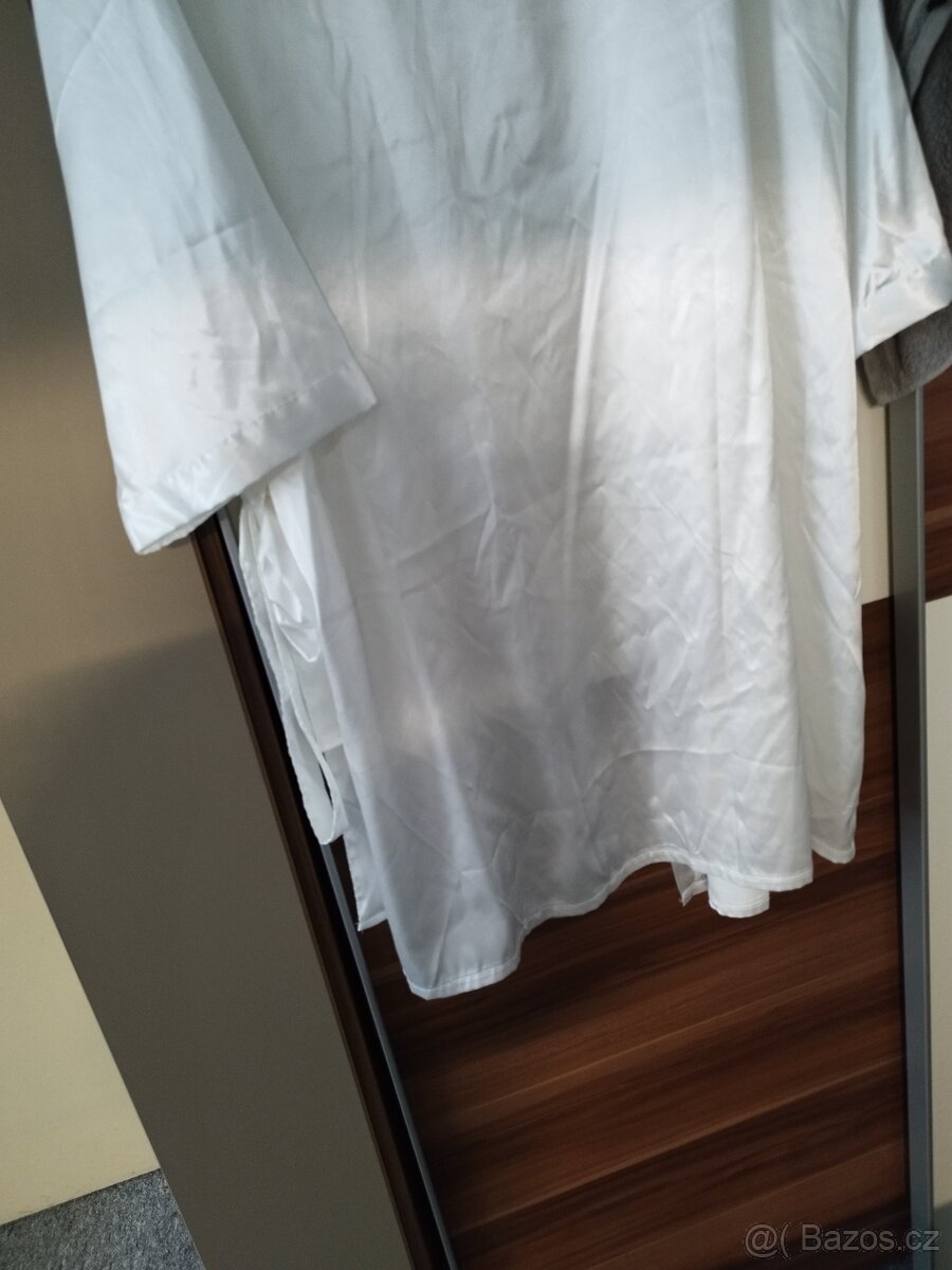 Bílý saténový župan - 3