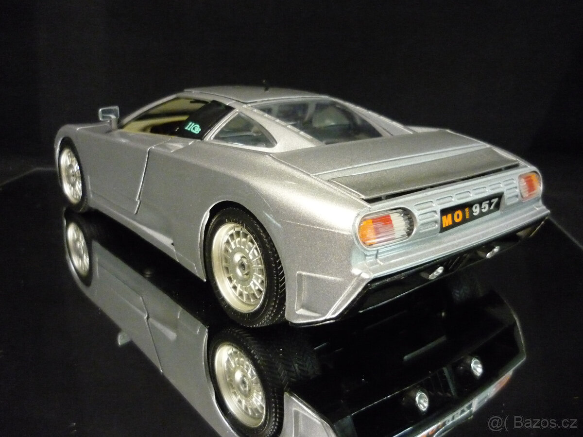 Bugatti EB110 stříbrné Bburago 1/18 - 3