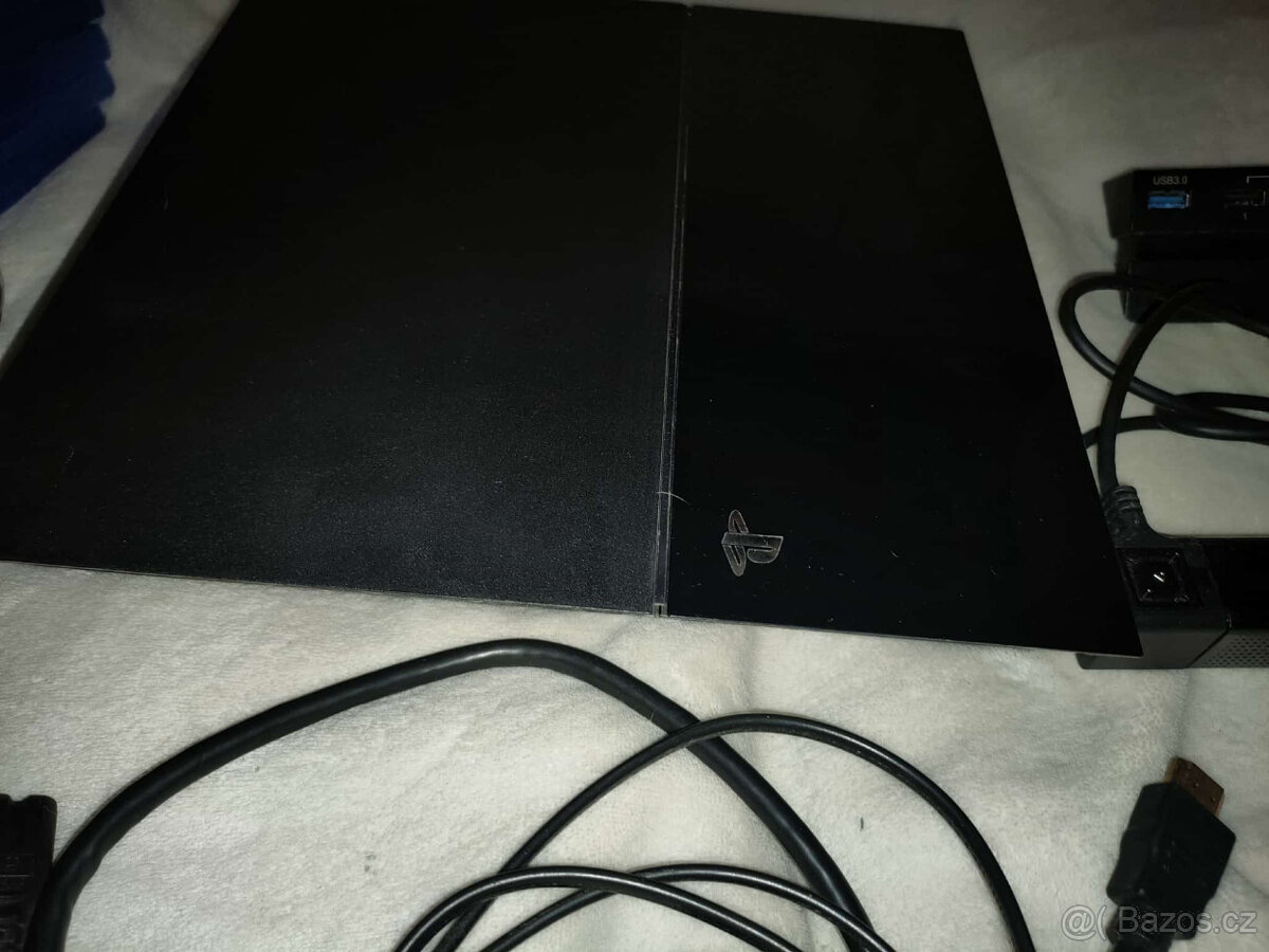 Prodám Playstation 4 500GB - 3