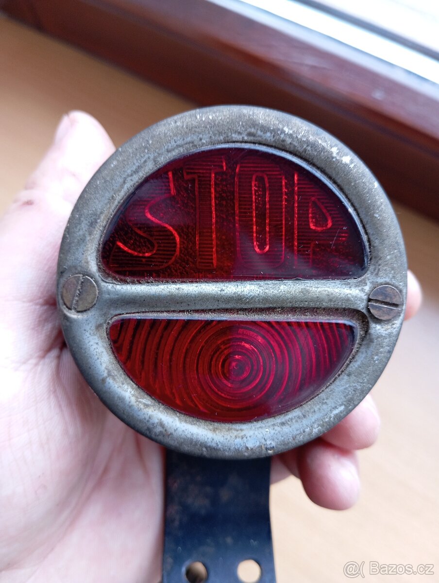 Prodám zadní světlo STOP na předválečný vůz - 3