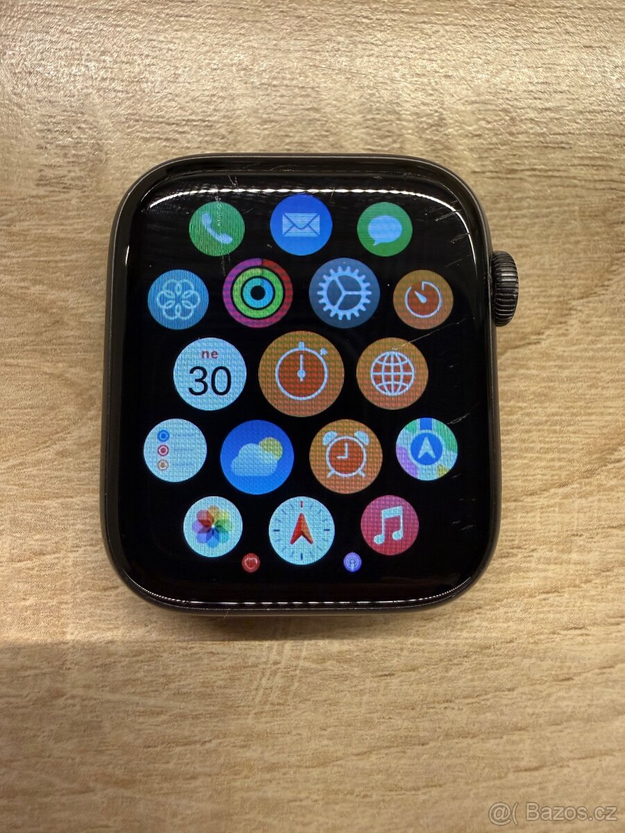 Apple Watch Series 5 44mm Space Gray - 3