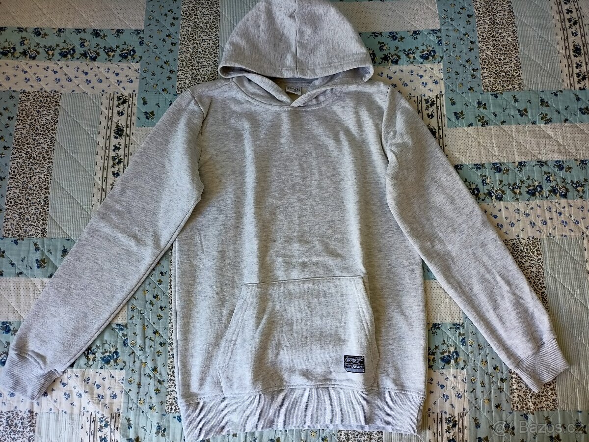 Prodám 2 ks mikinu vel.XS - 3