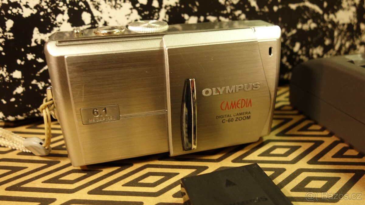 Olympus C-60 ZOOM - 3