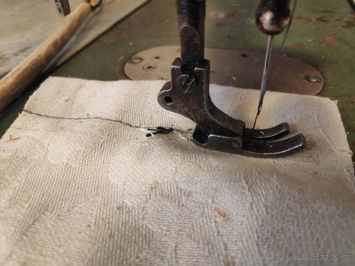 Průmyslový šicí stroj Minerva typ 329 - 3