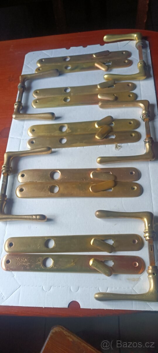 Staré mosazné kování. - 3