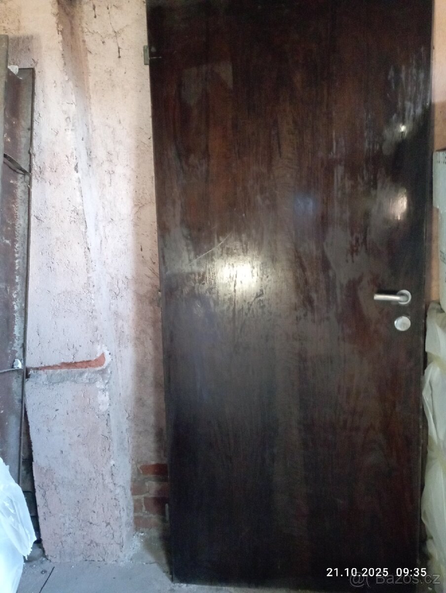 Dveře ořech dýha - 3