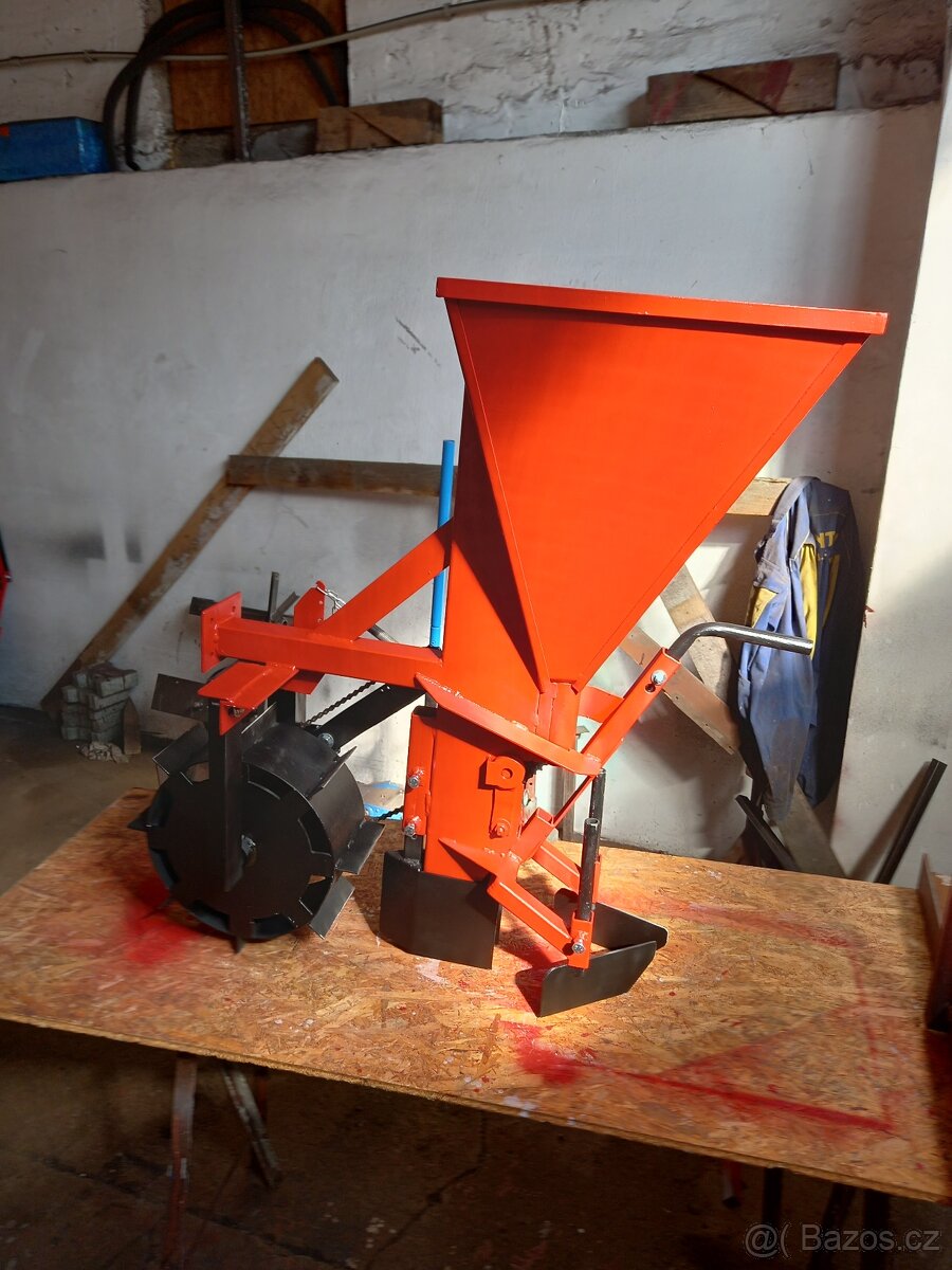 Sazeč cibule a česneku - 3