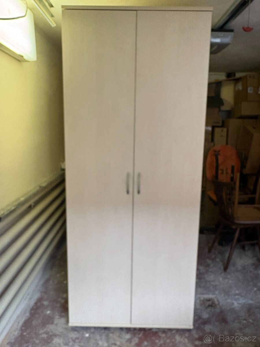 Kancelářský nábytek - 3