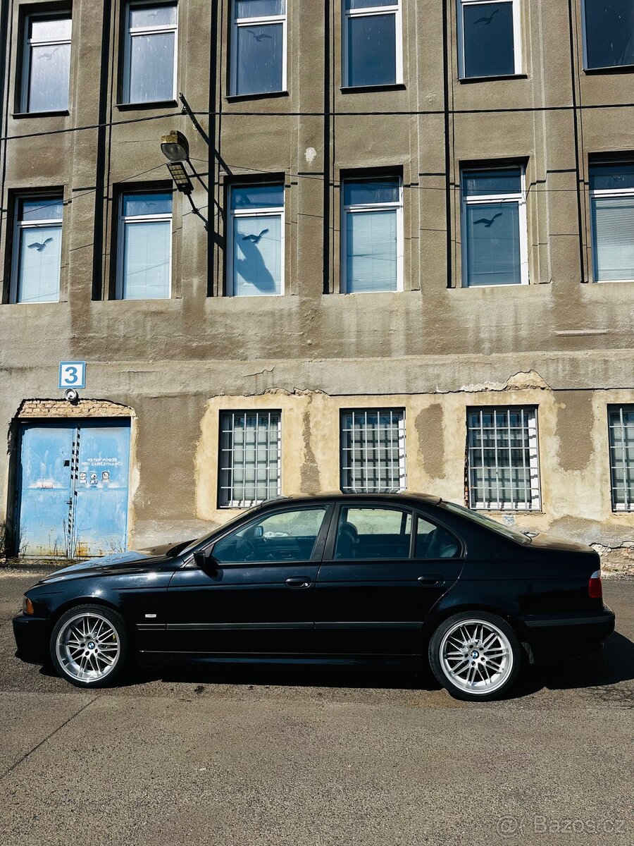 Prodám Bmw E39 Sedan 535i V8 Shadow-line - 3