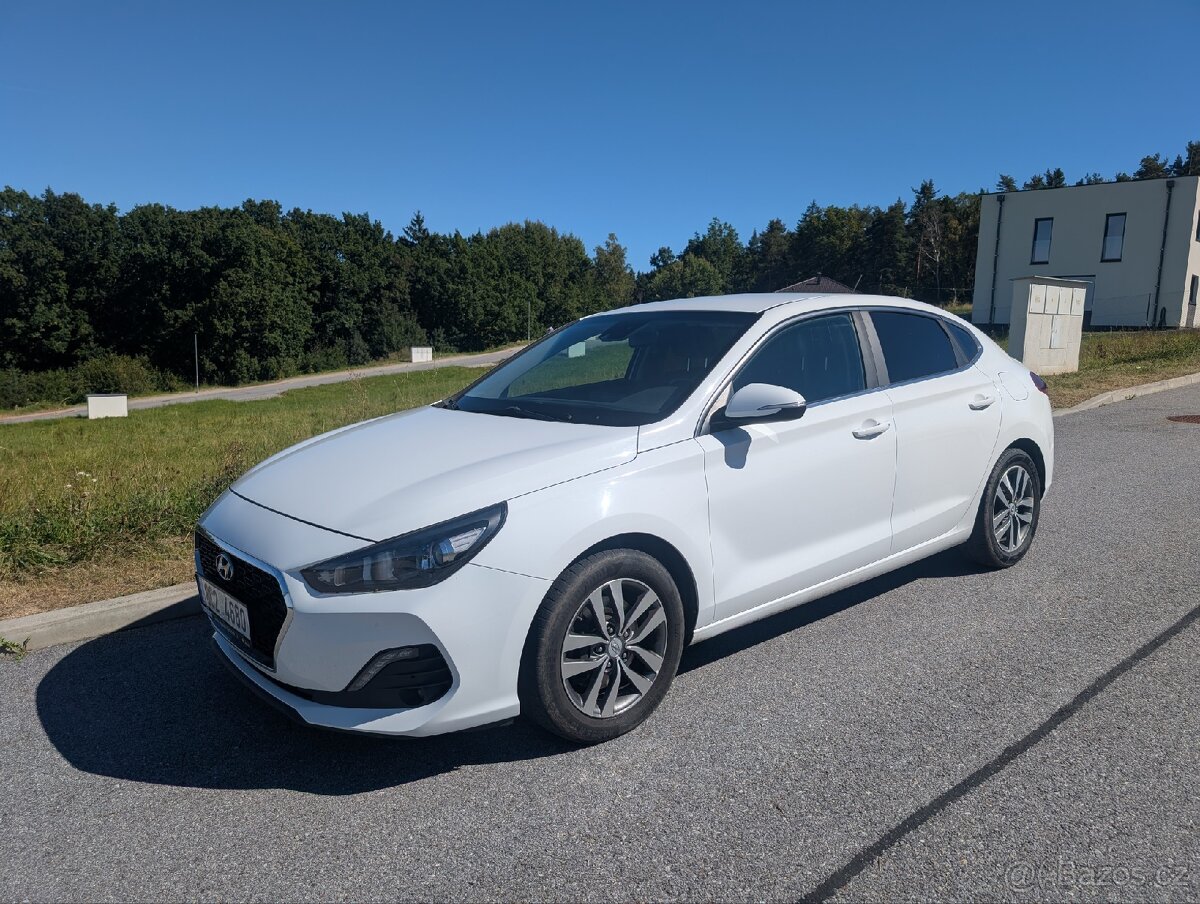 Hyundai i30 Fastback, 2018, 106tis km, tažné - 3