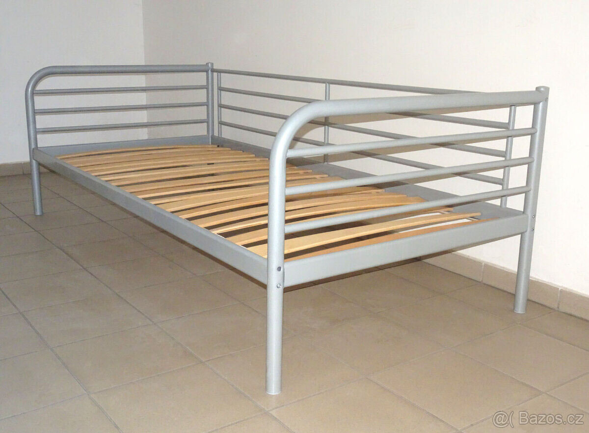 Kvalitní, pevná, kovová postel. Bezvadný stav - 3