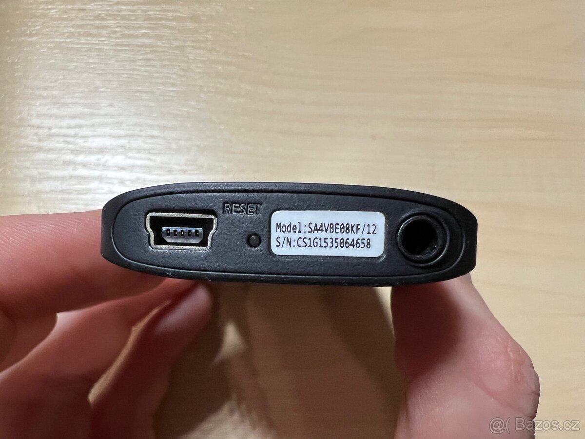 MP4 přehrávač Philips ViBE SA4VBE04KF černý - 3