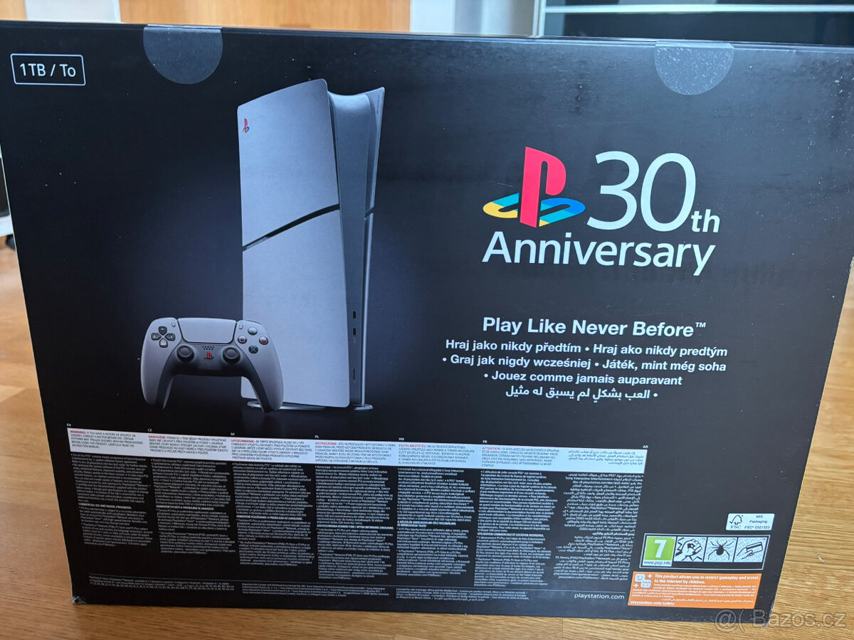 PlayStation 5 Slim 30th Anniversary Digital Edition - 3