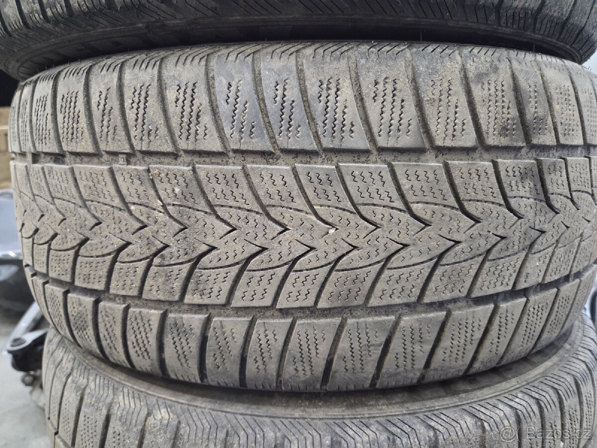 215/45 R16 zimní pneu sada - 3