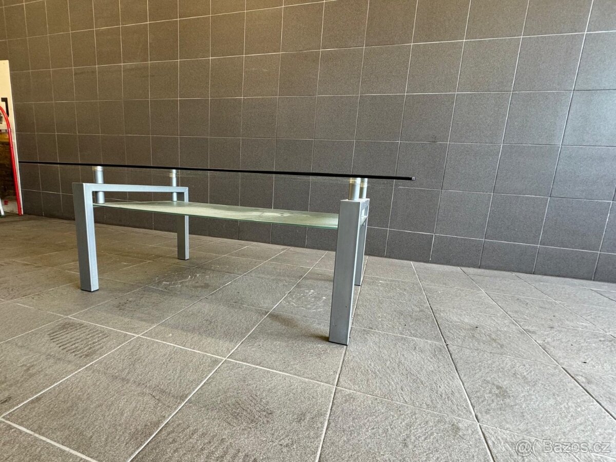 Konferenční stolek - 3