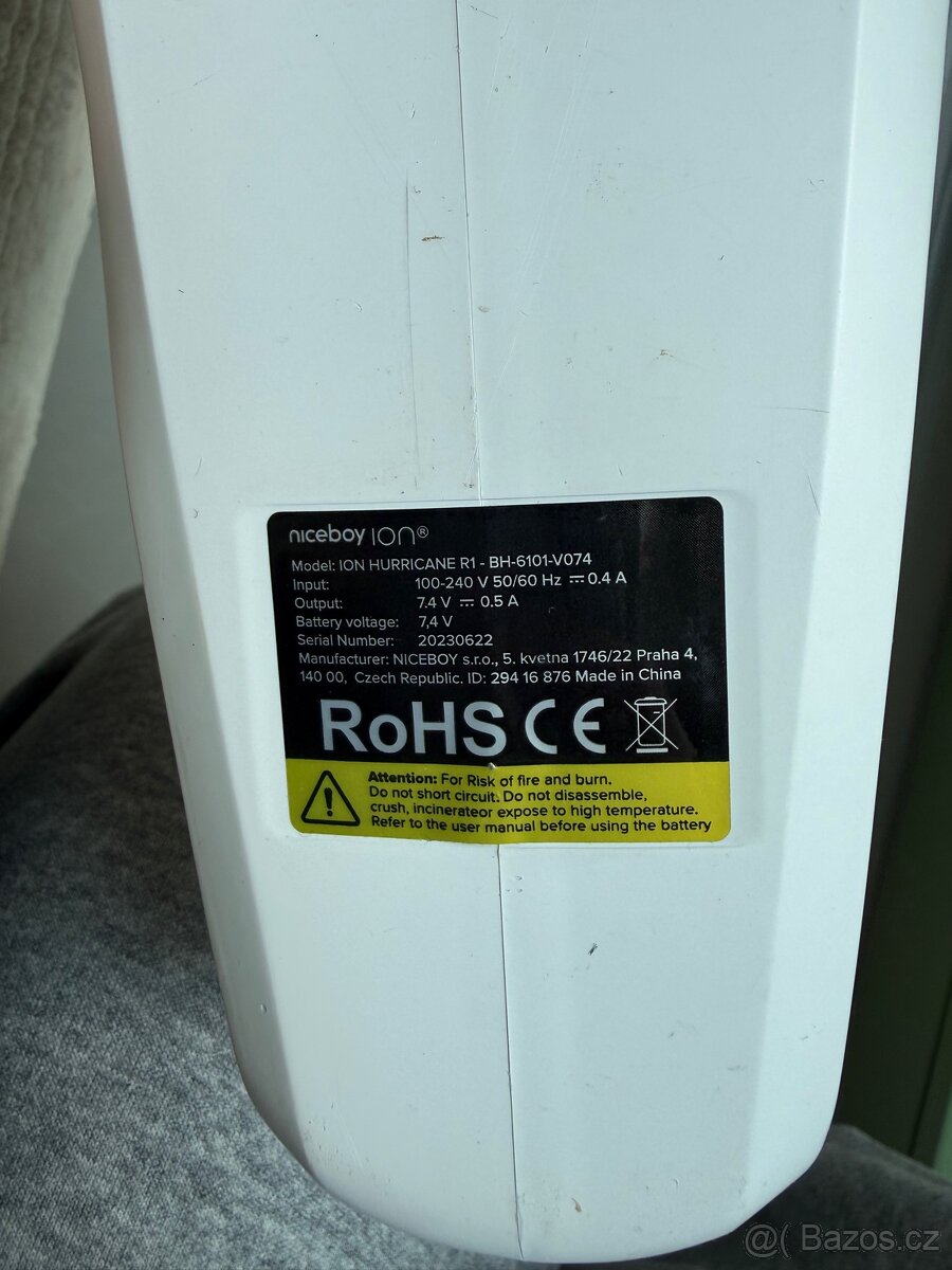 Podlahový + ruční vysavač - 3