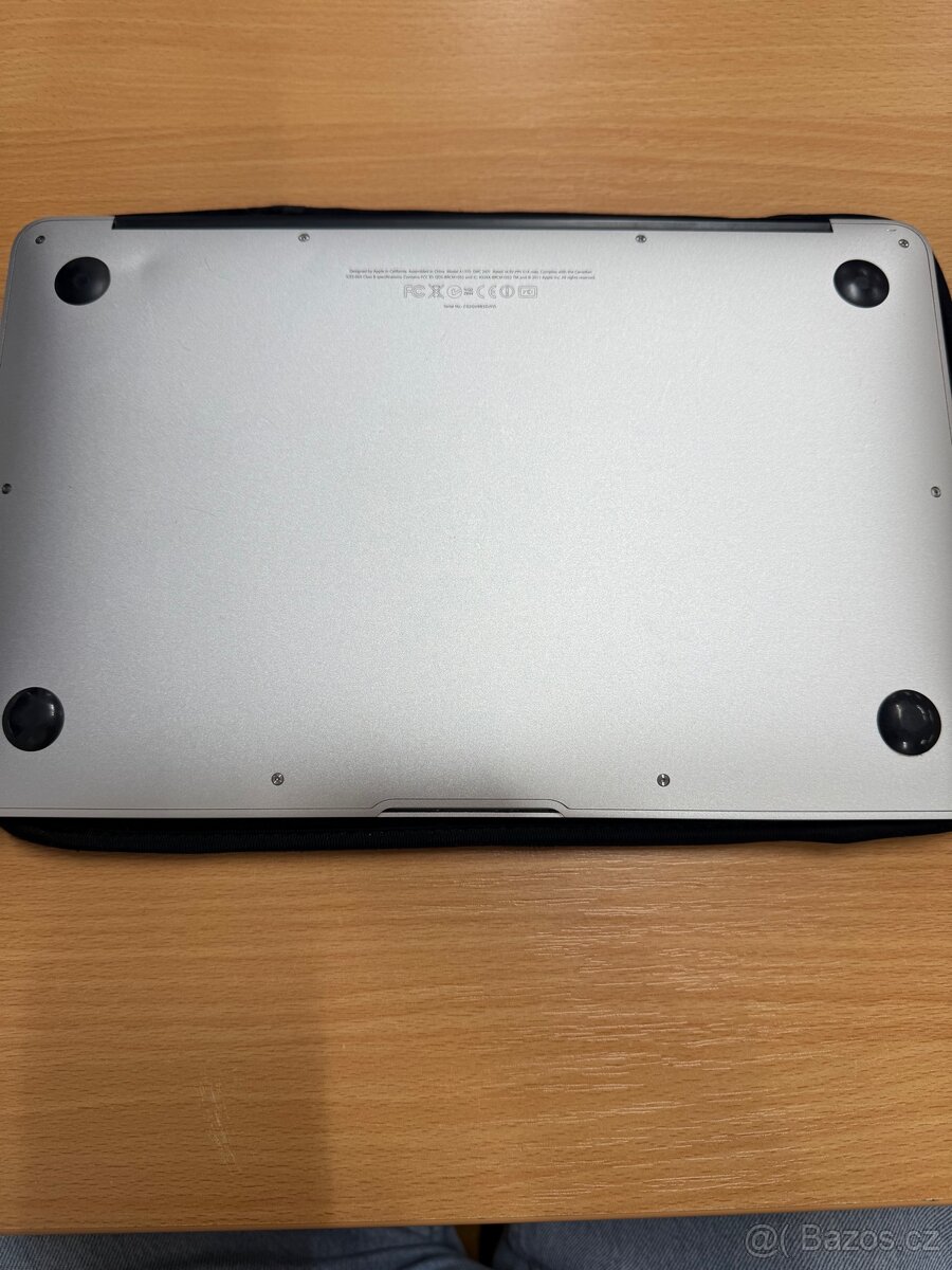 MacBook Air 11” (2015) – i7, 8 GB RAM, 128 GB SSD - 3