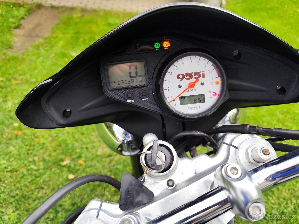 Motocykl Triumph speed triple 955i - 3