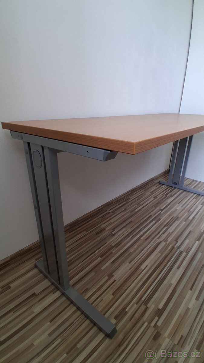 Kancelářský stůl - 3