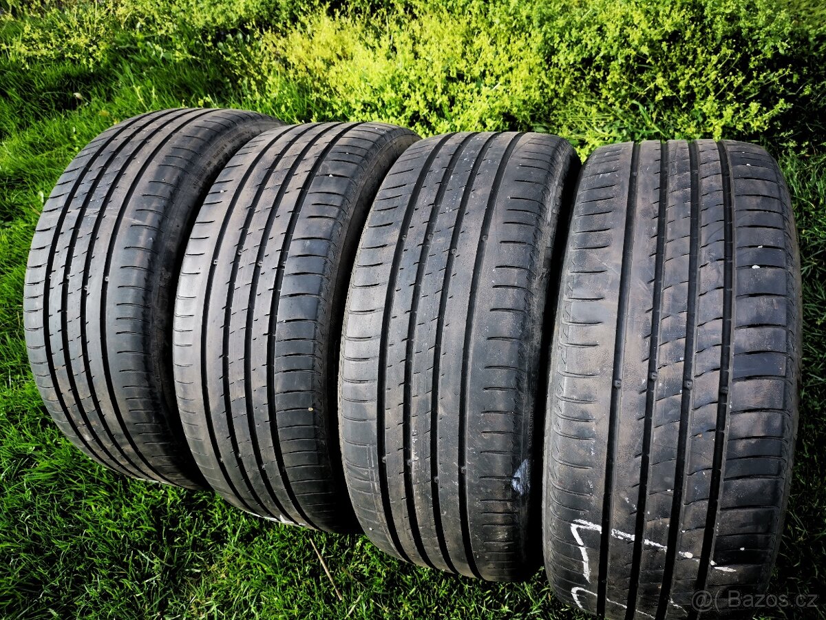 Letní pneu 215/45R16 Kumho Ecsta HS61 - 3