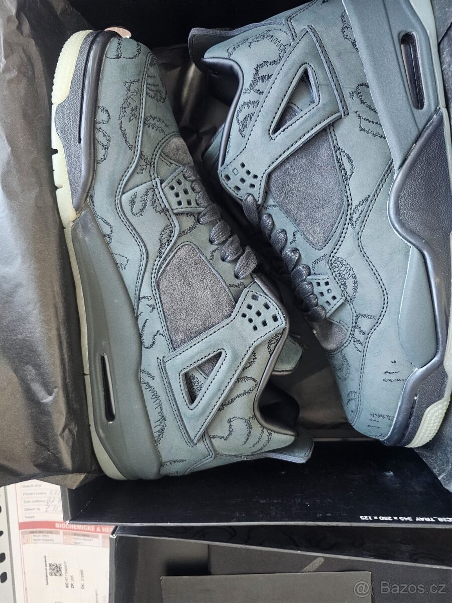 AIR JORDAN 4 RETRO KAWS - 3