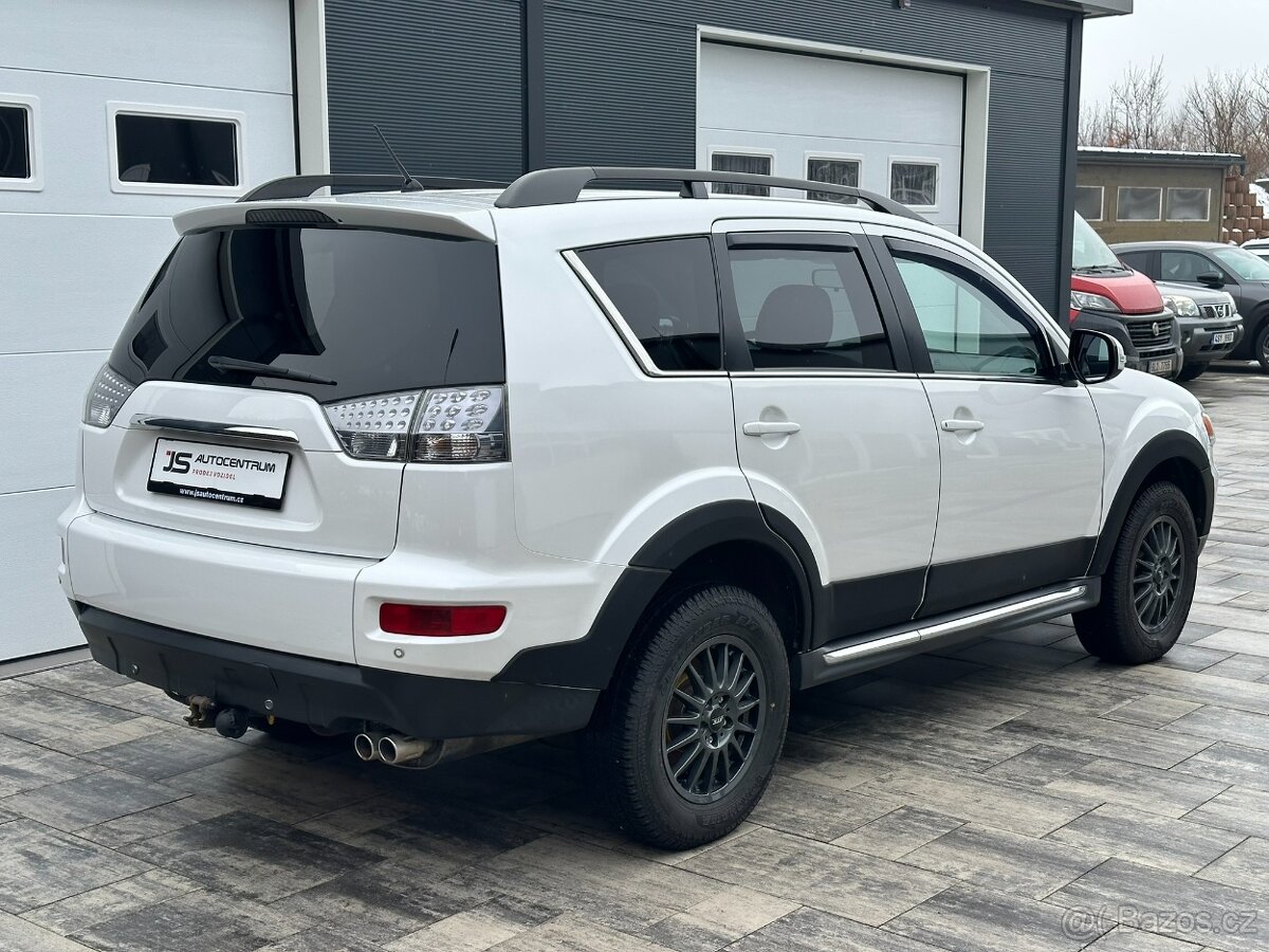 Mitsubishi Outlander 2.2DI-D 156PS Intense+ -7 A/T 4x4 - 3