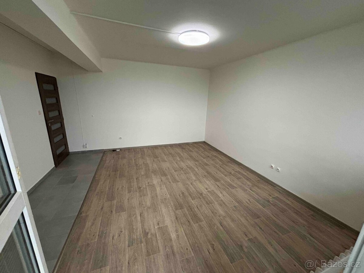 Pronájem garsonky 1+kk 31,4 m2 ve Zruči n. S., Na Výsluní - 3