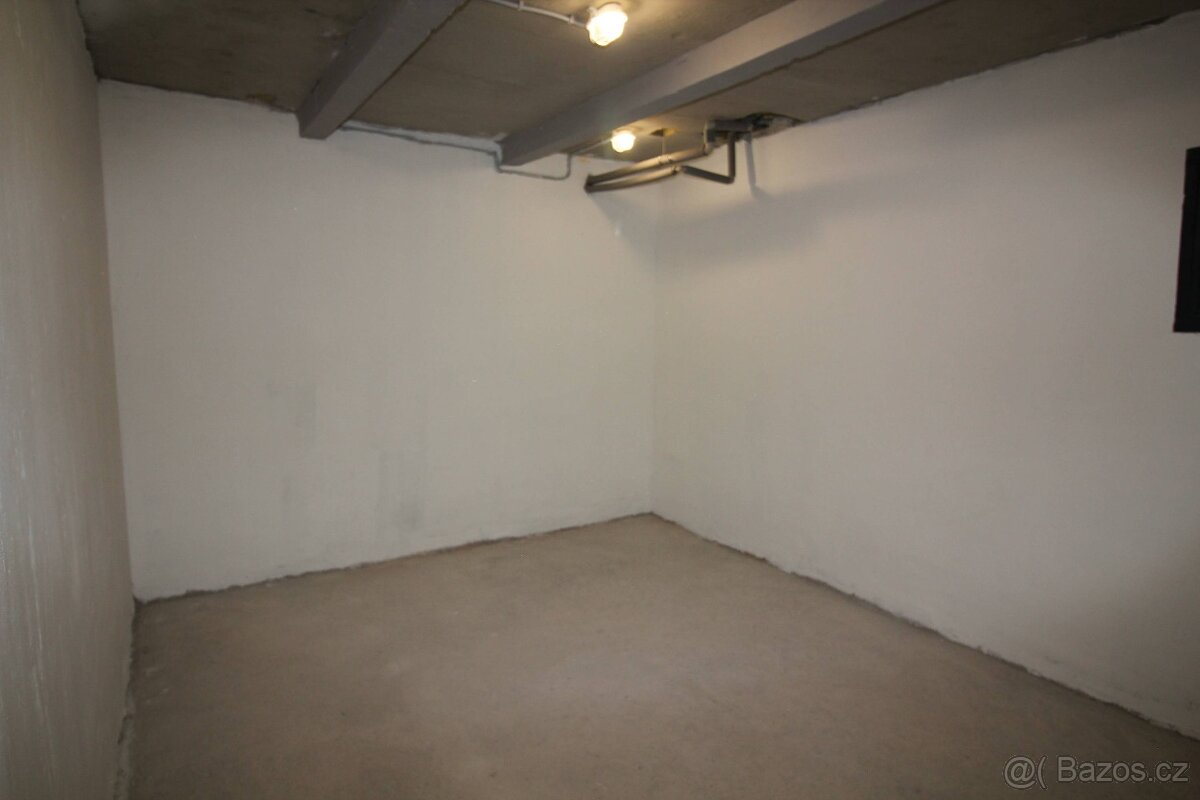 Prodám sklad/sklep na Ortenově náměstí v Praze - 3