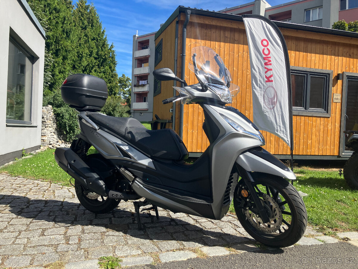 Skútr Agility 300 - 3