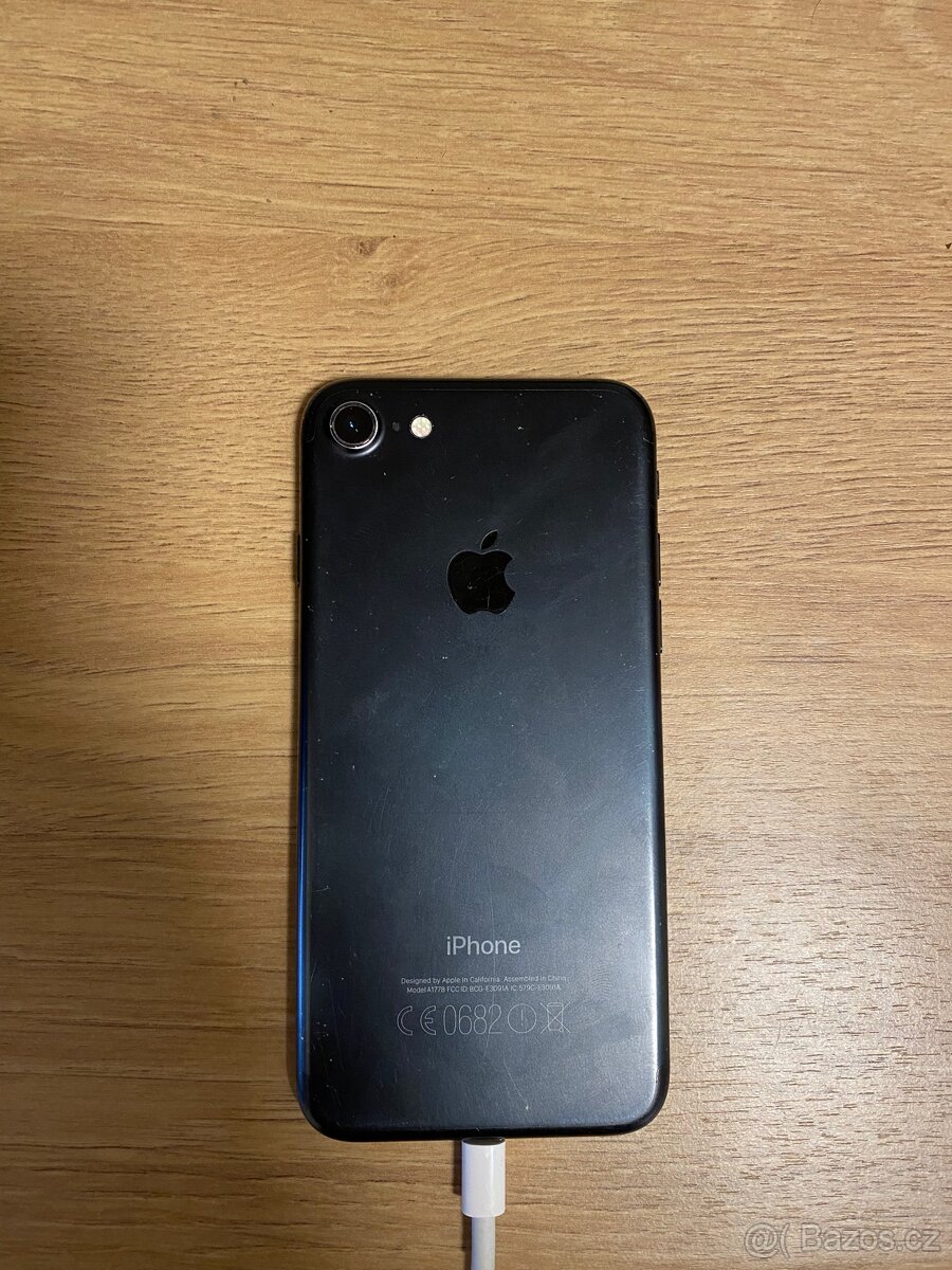 iPhone 7 Jet Black 32 GB - 3