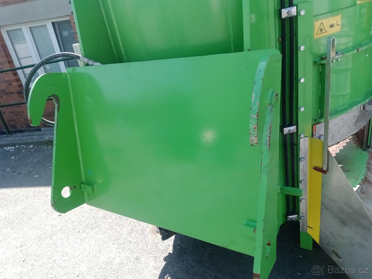 Prodám míchací krmný vůz - 3