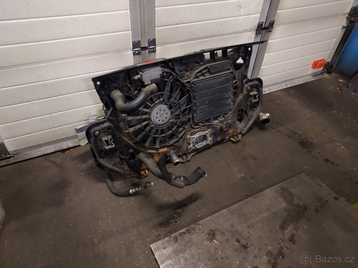 chladičová stěna Audi A6 4F - 3