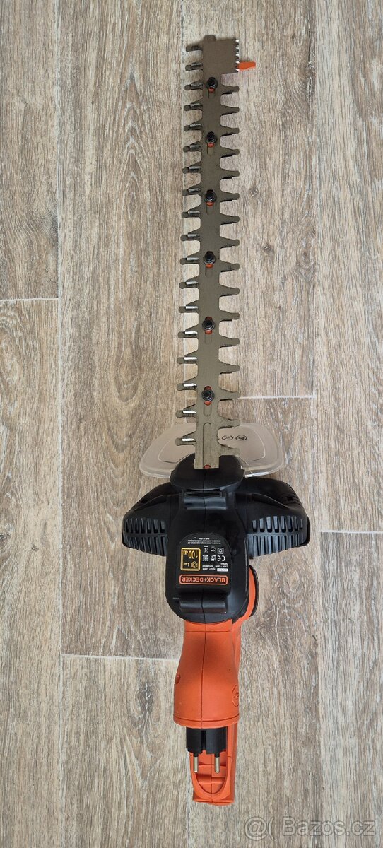 Elektrické nůžky na živý plot Black Decker (V ZÁRUCE) - 3