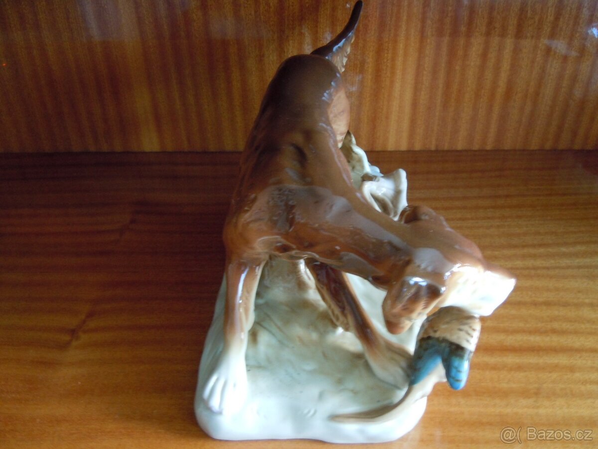 Lovecký pes Royal Dux - 3