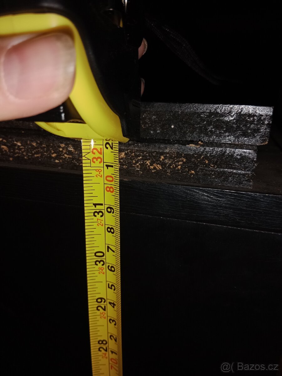 Prosklená skříň - 3