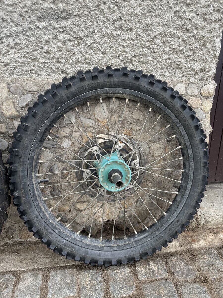 Kola Kawasaki KXF