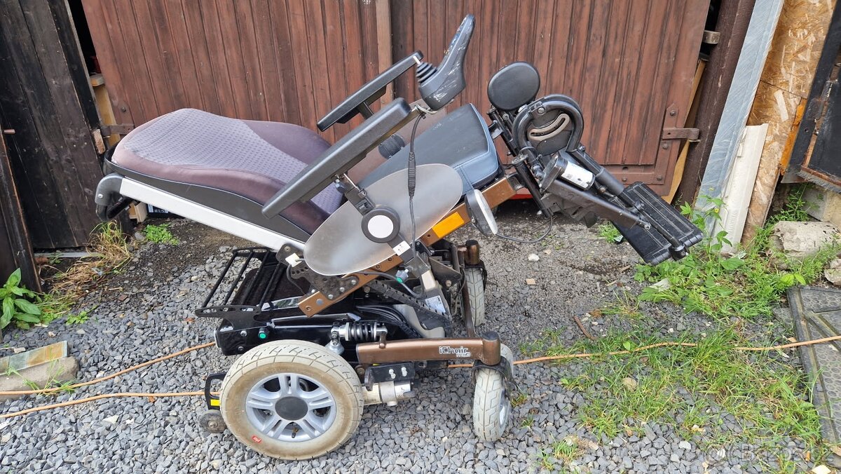 Polohovací elektrický invalidní vozík - Meyra iChair - 3