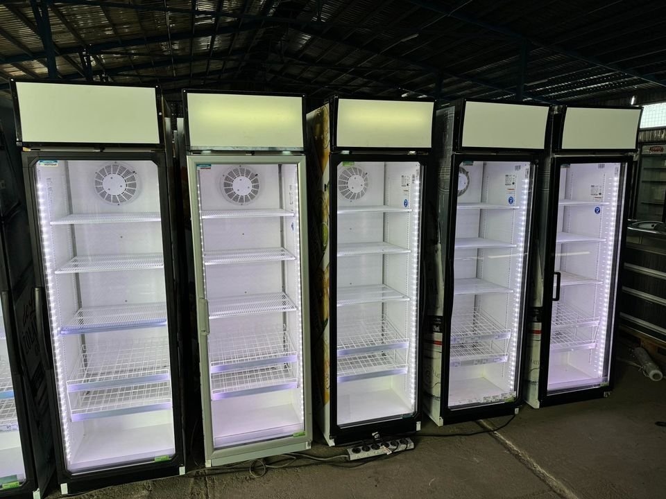 Prosklená chladicí lednice - 3