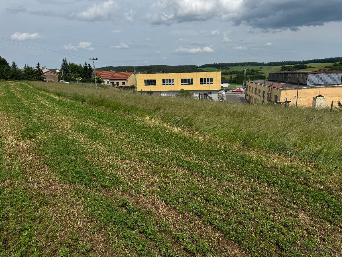 Prodám pozemek v obci ZBIROH - 3