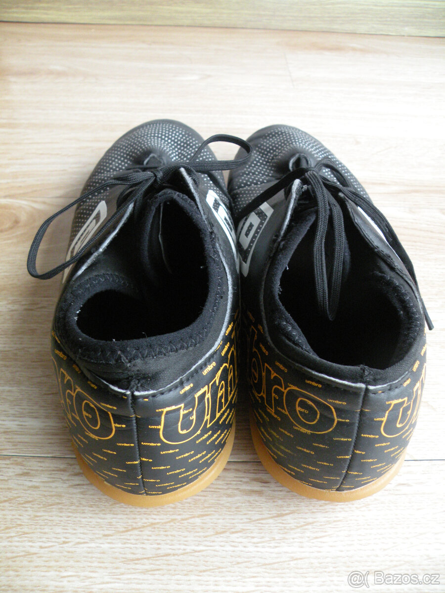 sálovky vel. 44 - 3