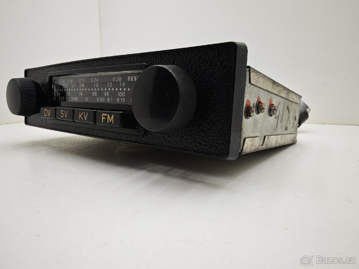 Staré autorádio do veterána Tesla. - 3