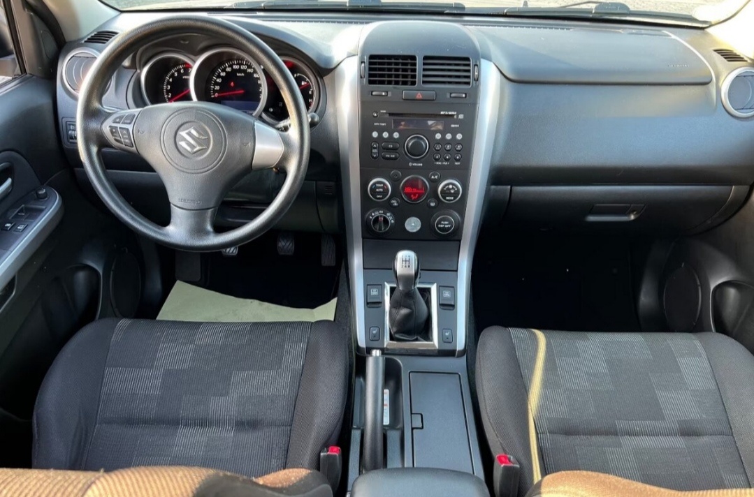 Koupím Sedačky Suzuki Grand Vitara 3 dveř - 3