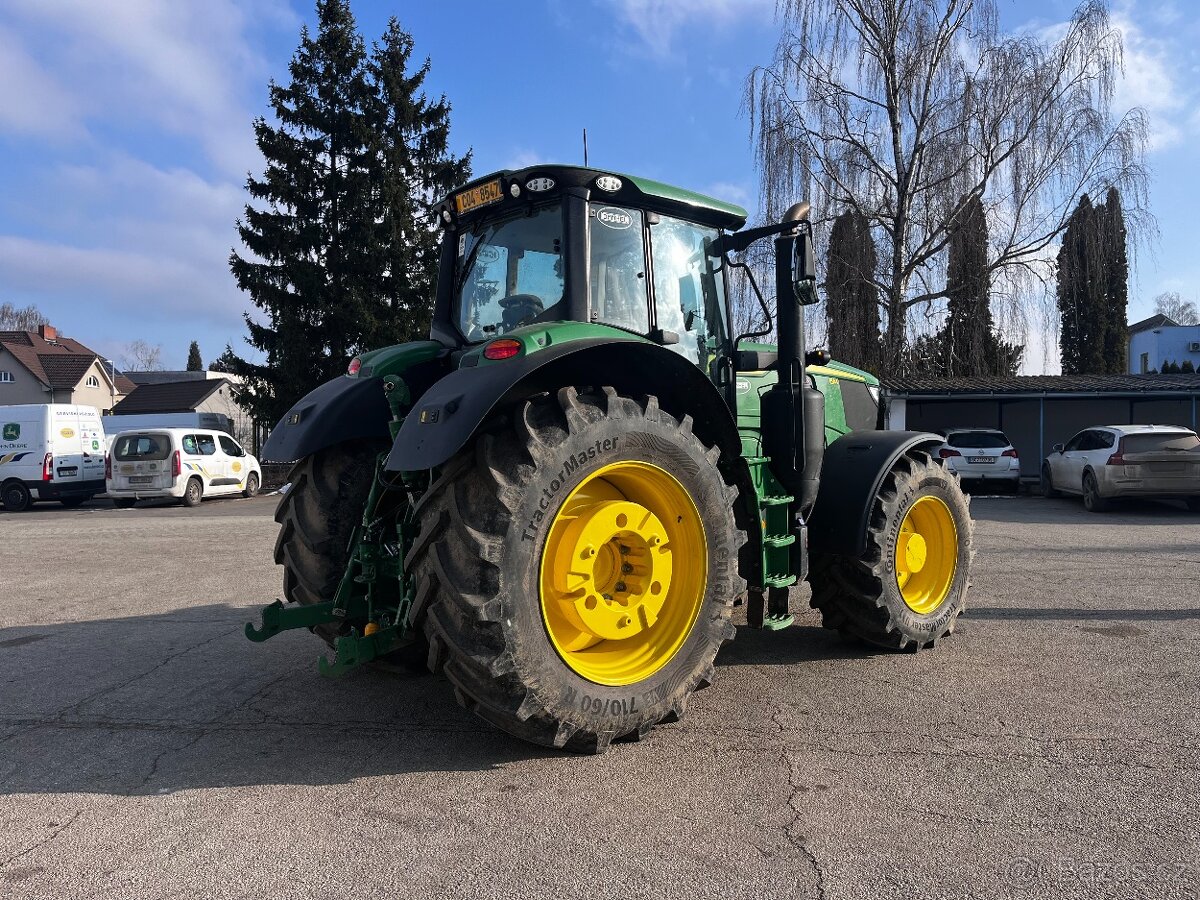 traktor John Deere 6M 220 - 3