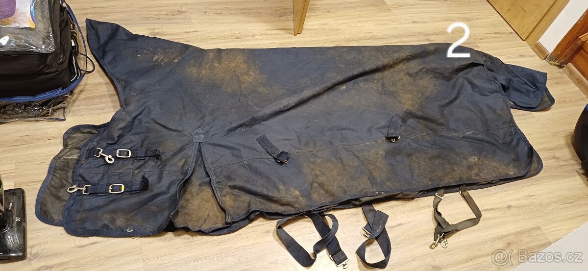 Prodám více výběhových dek na koně - 3