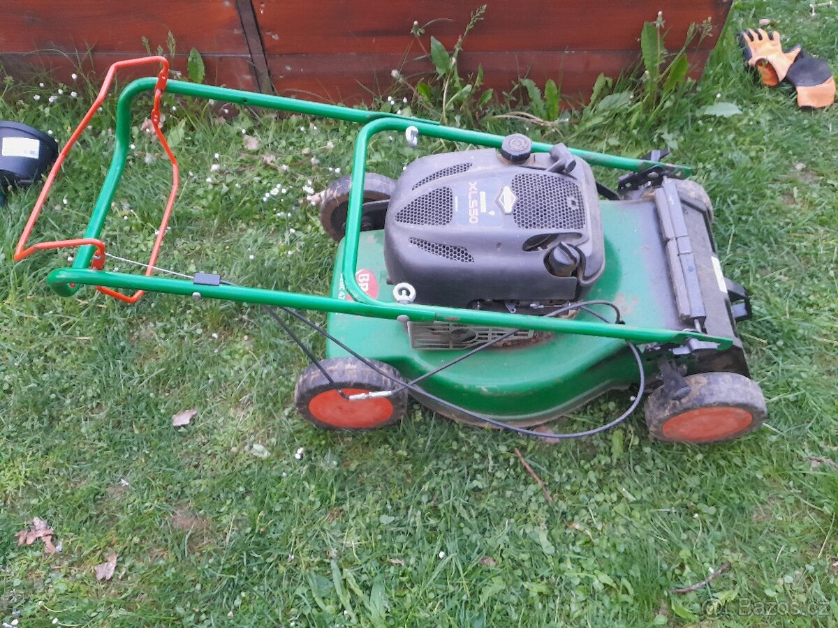 Benzinová zahradní sekačka - 3