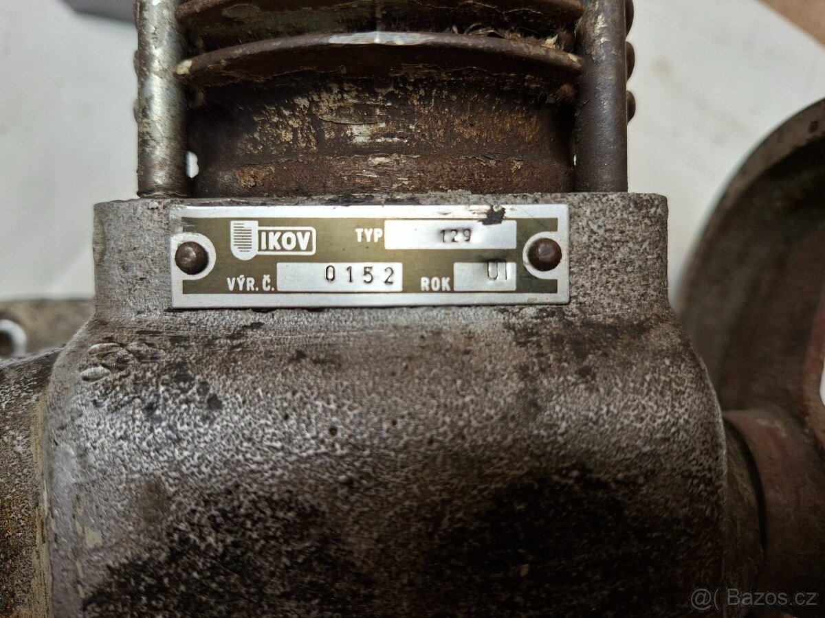 Kompresor AVIA A30, Jikov 129 - 3