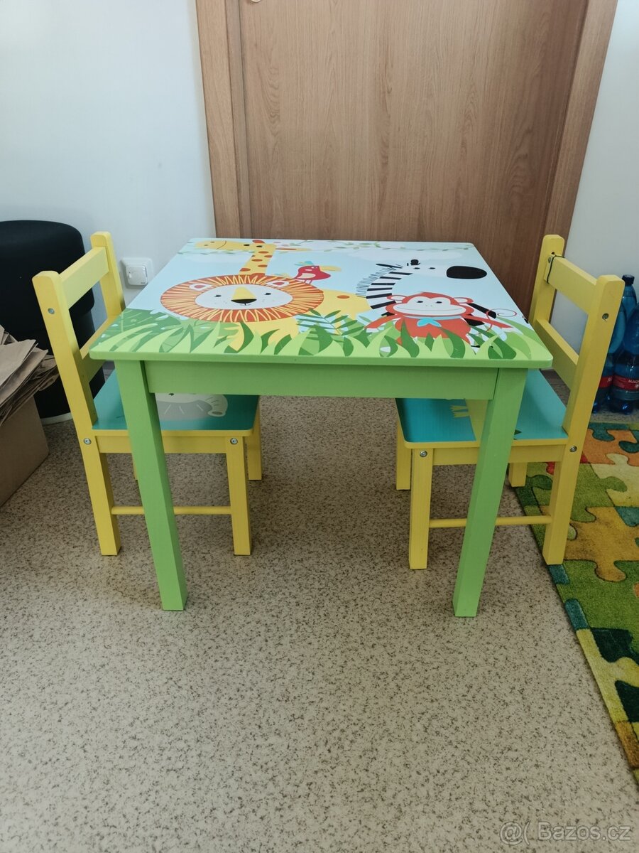 Dětský stolek a dvě židličky - 3