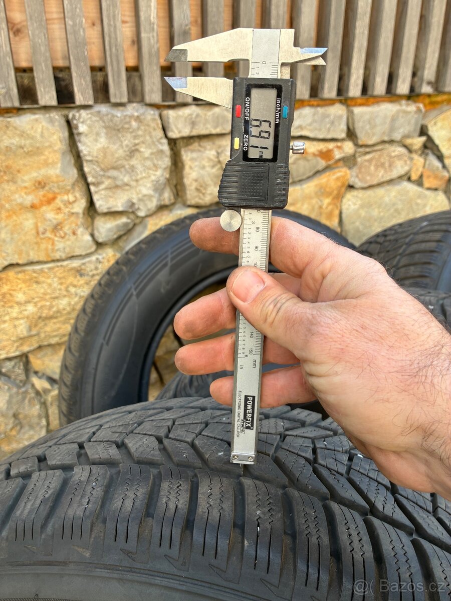 Zimní pneumatiky 215/65/17 Hankook - 3