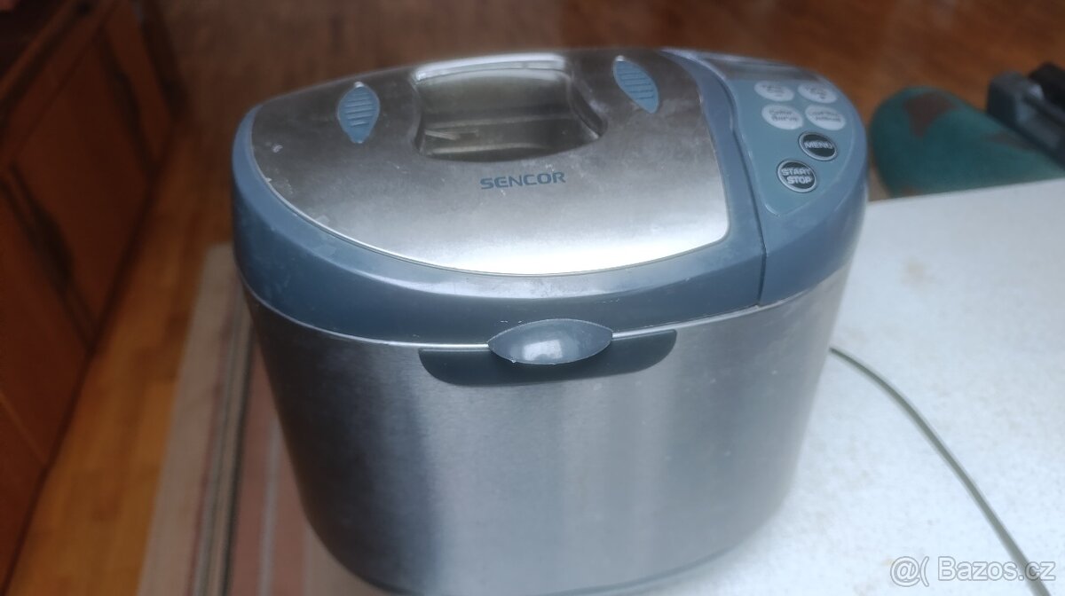 Prodám malou domácí pekárnu chleba 750/900 g. - 3